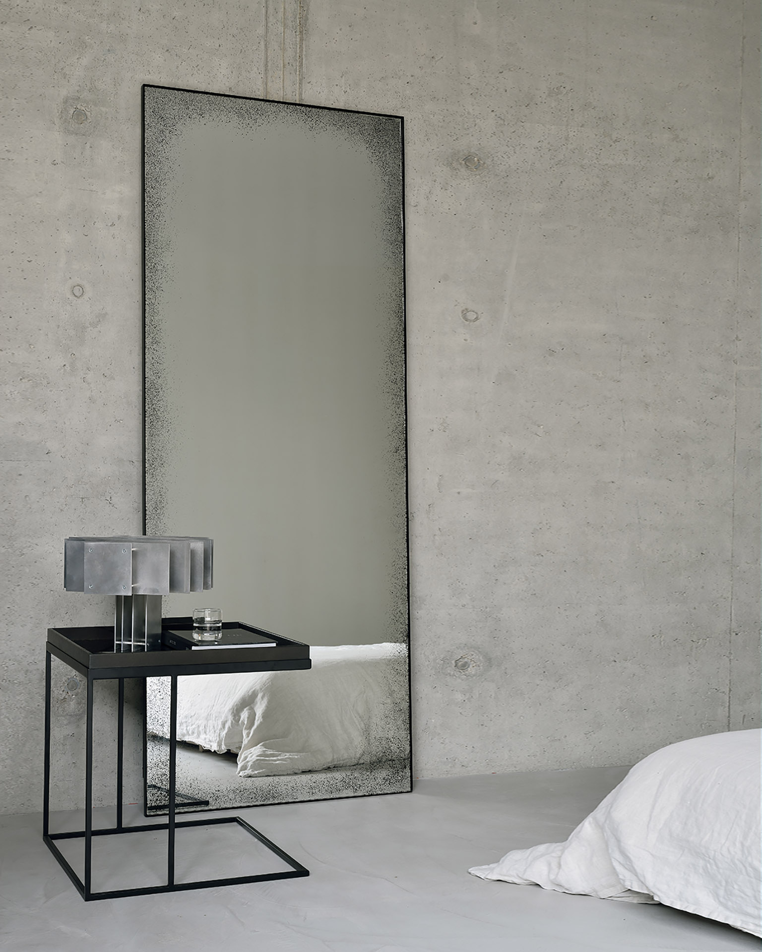 Aged floor mirror - Clear – Ethnicraft